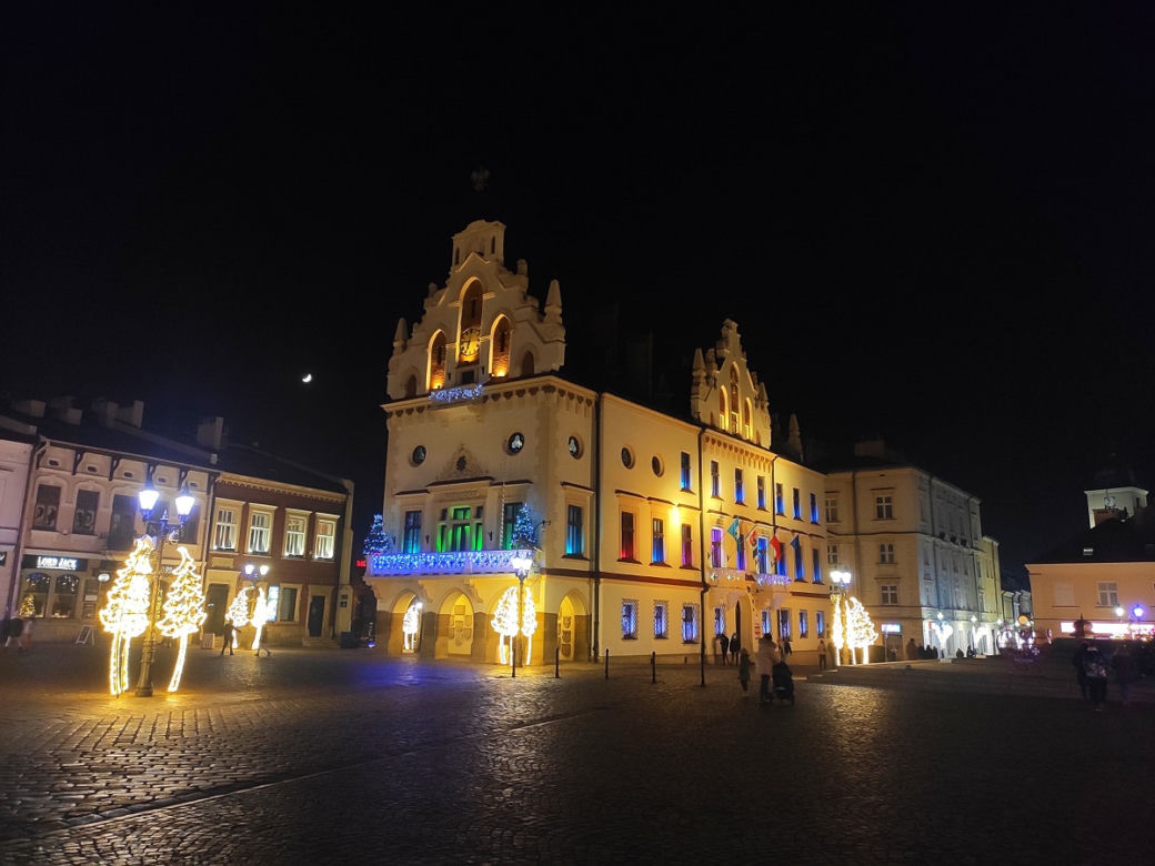 Rzeszów pięknie przybrany na Święta Bożego Narodzenia  [ZDJĘCIA]