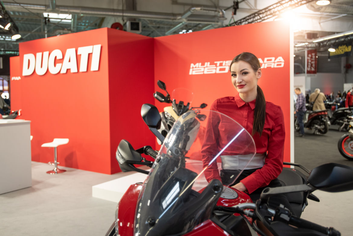 hostessy na Warsaw Motorcycle Show 2019 - GALERIA