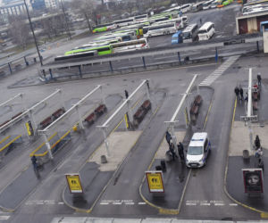 Pasażerowie mokną na Dworcu Zachodnim