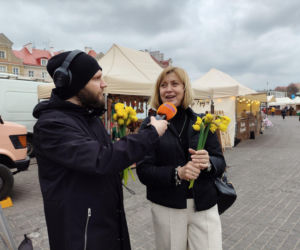 ESKA Lublin rozdawała żonkile na wiosnę