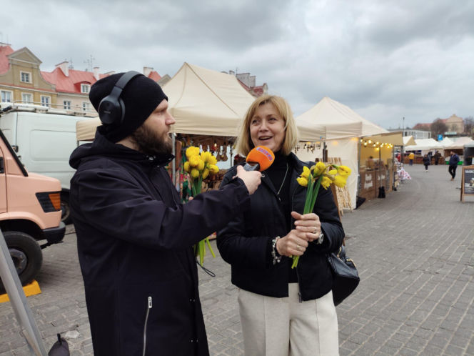 ESKA Lublin rozdawała żonkile na wiosnę