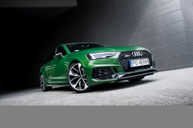 Audi RS4 Avant B9 2.9 TFSI V6 450 KM Tiptronic quattro