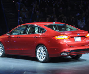 Ford Mondeo na salonie samochodowym w Detroit