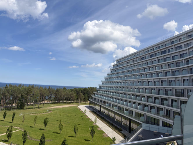 Hotel Gołębiewski tonie w zieleni. Posadzili 3900 drzew!
