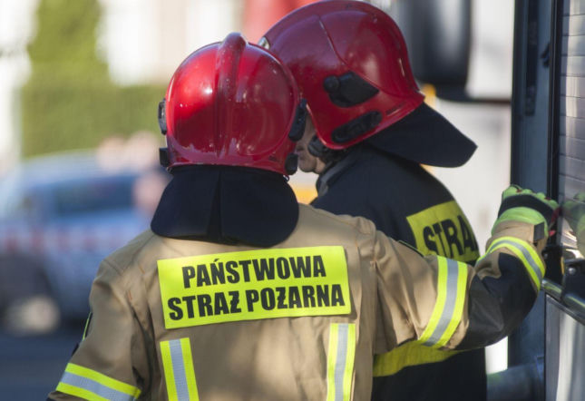 Makabryczne odkrycie na Pomorzu! Samochód dryfował na jeziorze, obok unosiła się kobieta
