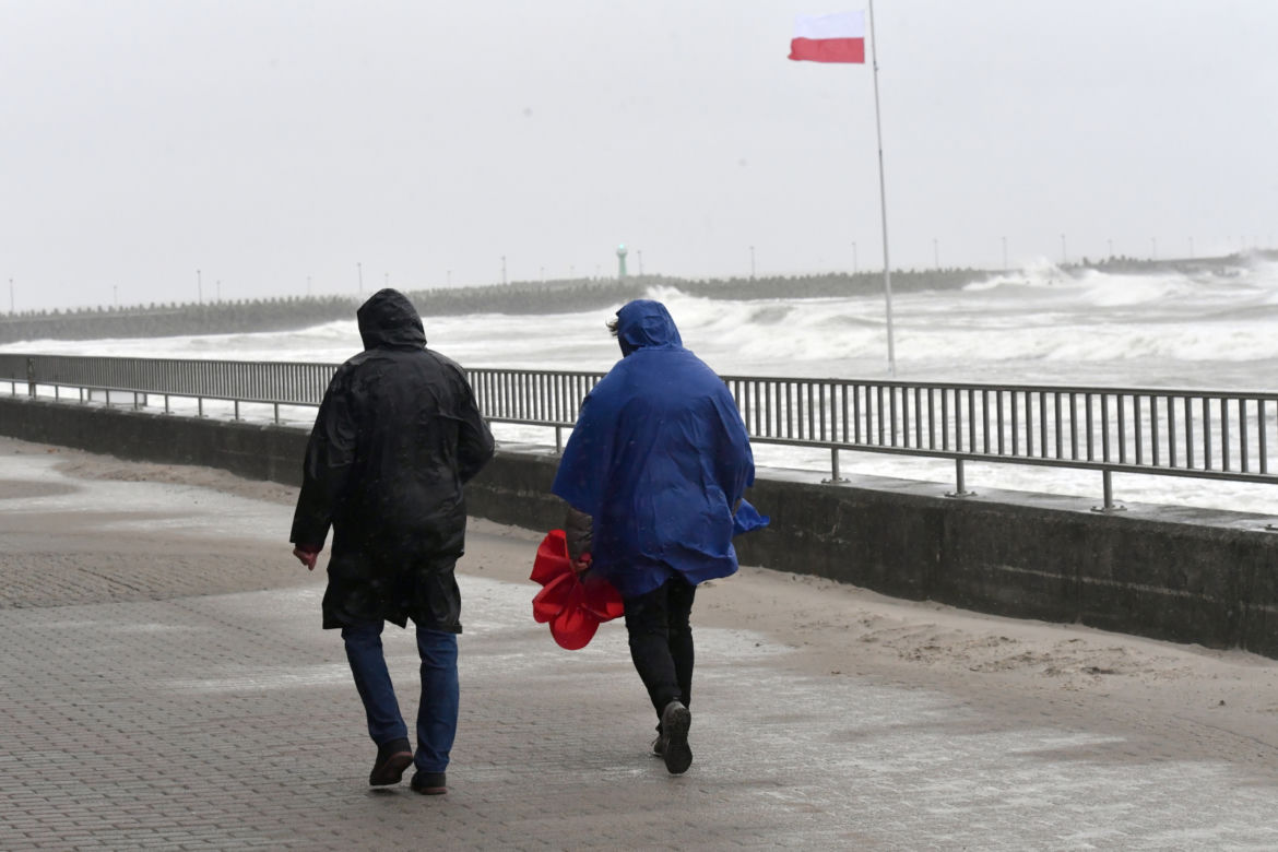 Sztorm na Bałtyku w Kołobrzegu