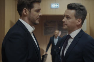 M jak miłość, odcinek 1913. Marcin (Mikołaj Roznerski), Jakub Karski (Krzysztof Kwiatkowski), Andrzej Budzyński (Krystian Wieczorek)