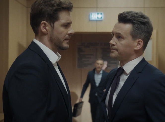 M jak miłość, odcinek 1913. Marcin (Mikołaj Roznerski), Jakub Karski (Krzysztof Kwiatkowski), Andrzej Budzyński (Krystian Wieczorek)