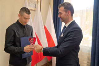 14-latek ocalił mężczyznę z pożaru. Bez wahania wbiegł do budynku