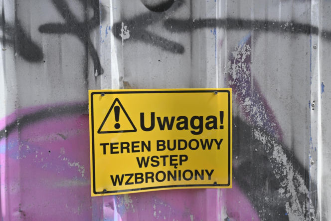 Zawalił się dwa strop w remontowanej kamienicy. Ranny robotnik