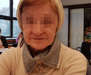 Stracił panowanie nad autem i wjechał na chodnik. Potrącił dwoje pieszych!