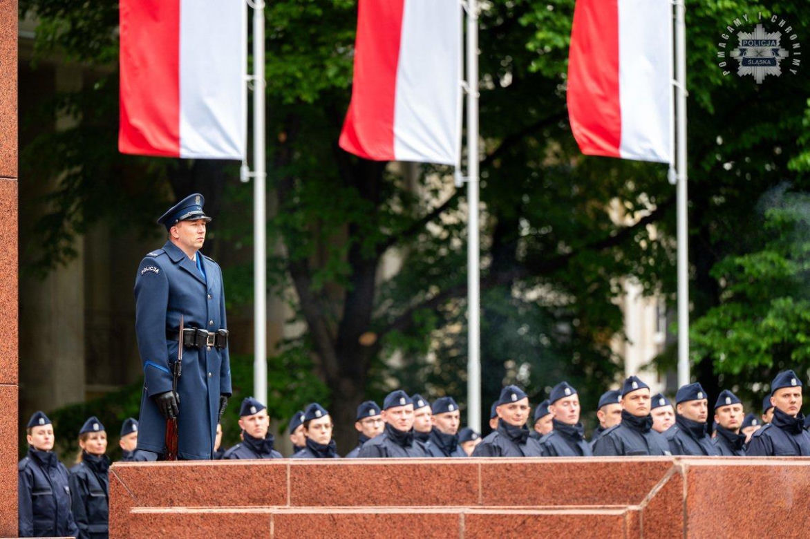 Policjantki i policjanci złożyli ślubowanie. 126 funkcjonariuszy zasiliło śląski garnizon