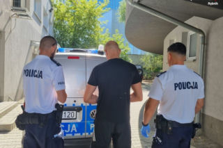 Pijany nie chciał zapłacić za kurs taksówki. Później oblał auto benzyną i podpalił