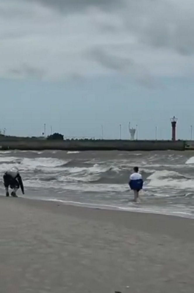 Jak zgubić dziecko na plaży? Właśnie tak! Dyrektor SAR pokazał szokujące nagranie: „Opamiętajcie się!”