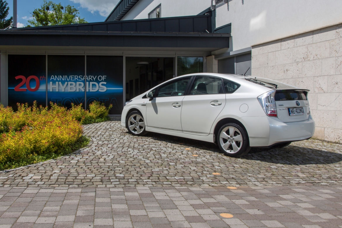 Toyota Prius Hybrid III generacja