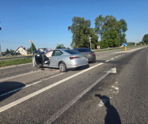 Spotkanie kobiet na skrzyżowaniu. Dwie kierujące trafiły do szpitala