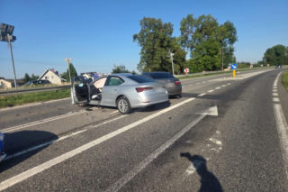 Spotkanie kobiet na skrzyżowaniu. Dwie kierujące trafiły do szpitala