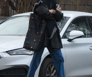 Agnieszka Woźniak - Starak - nowy chłopak wyprowadza jej psa 