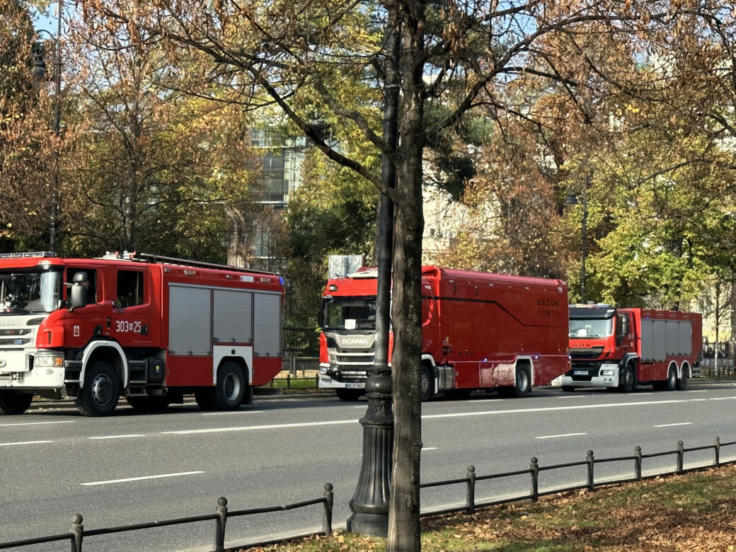 Warszawa. W Ministerstwie Sprawiedliwości znaleziono biały, tajemniczy proszek. Interwencja strażaków