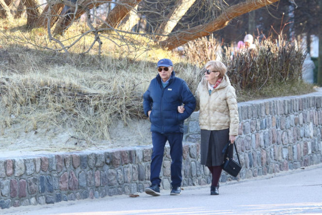 Stefan Friedmann z żoną na spacerze