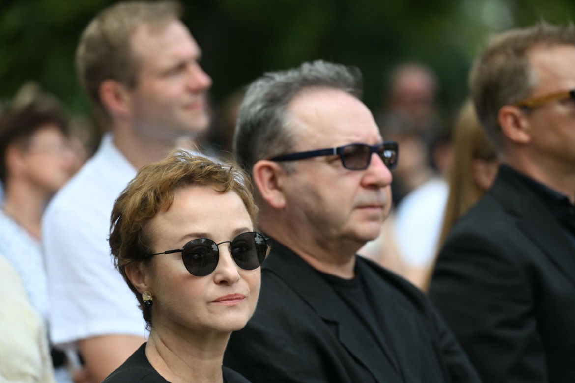 Zbigniew Zamachowski i Gabriela Muskała na pogrzebie Kołaczkowskiej
