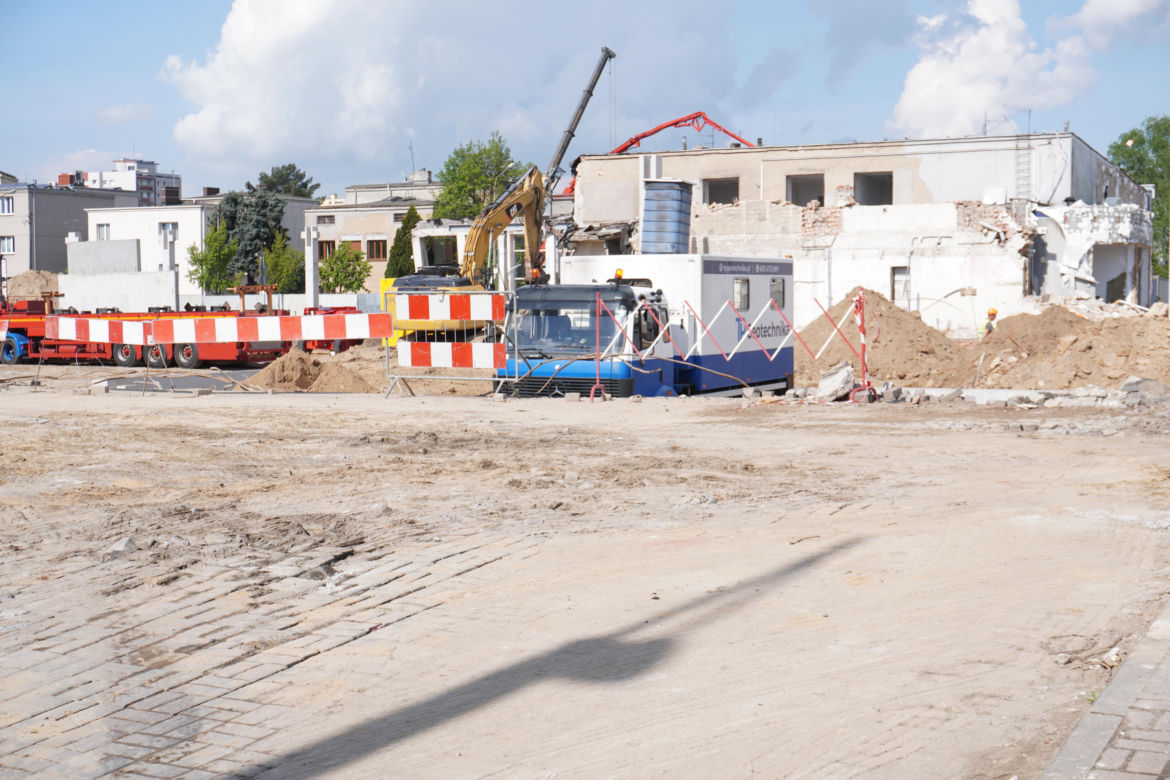 Na Górczynie powstaje nowy sklep. Po dawnym Górczyńskim Centrum Handlowym nie ma już nic