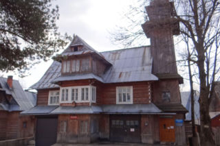 To jedna z najpiękniejszych wsi w Małopolsce. Jest dumą Podhala, która powstała pastwiskach