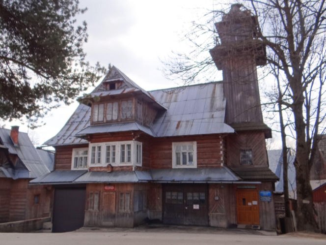 To jedna z najpiękniejszych wsi w Małopolsce. Jest dumą Podhala, która powstała pastwiskach