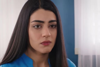 Panna młoda, odcinek 43: Bliscy martwią się o Mukadder. Kobieta wyszła z domu i nie daje znaku życia