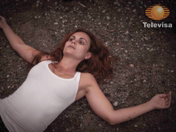 Burza. Esthercita (Laura Carmine)