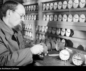 QUIZ PRL. Czy się stoi, czy się leży, trzy tysiące się należy. Tak pracowano w PRL-u