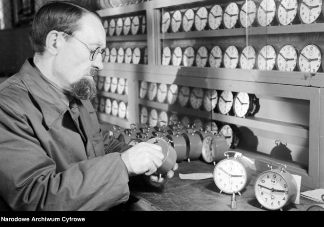 QUIZ PRL. Czy się stoi, czy się leży, trzy tysiące się należy. Tak pracowano w PRL-u