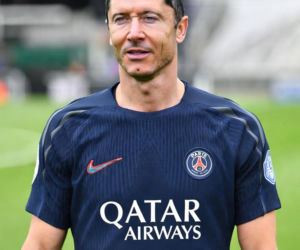 Robert Lewandowski w koszulkach różnych klubów