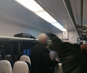 Ogromne zadymienie i ewakuacja pociągu TLK