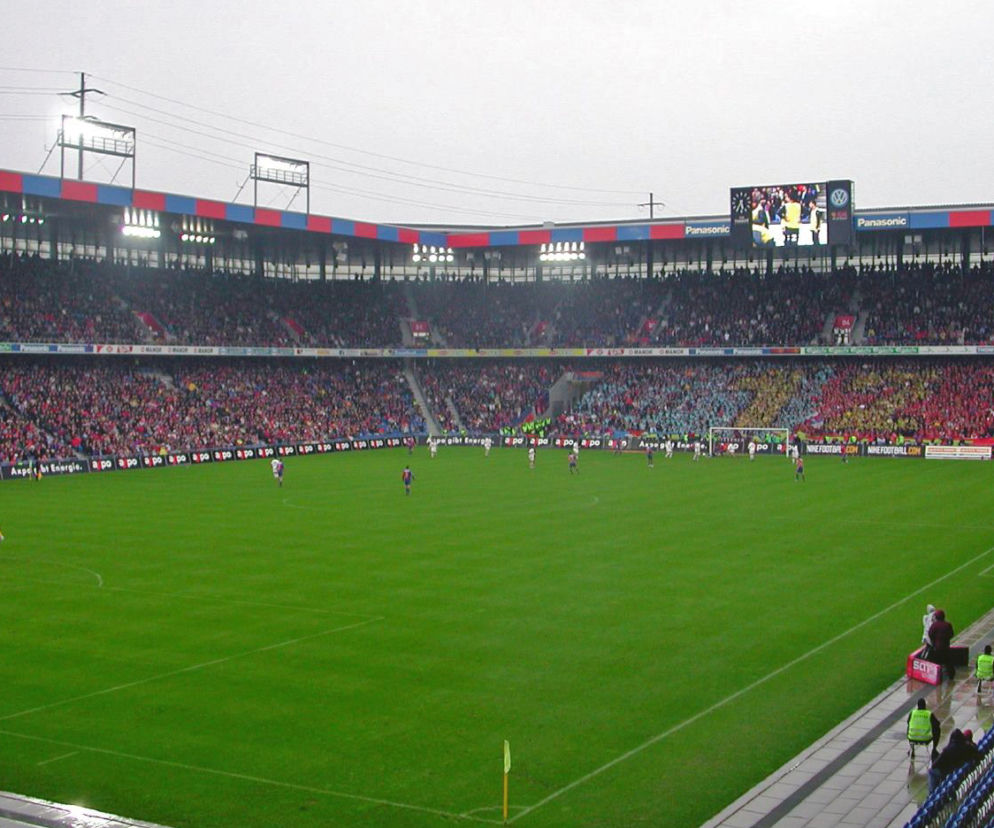 Mecz rozegrano na stadionie St. Jakob-Park
