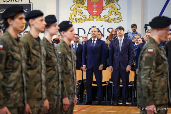 Nawrocki odwiedził swoje LO