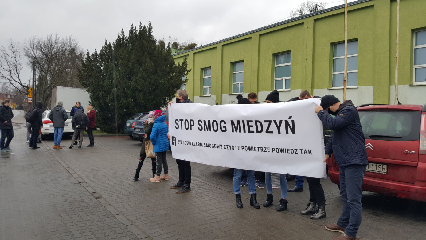 Akcja "Stop Smog" na bydgoskim Miedzyniu [ZDJĘCIA]