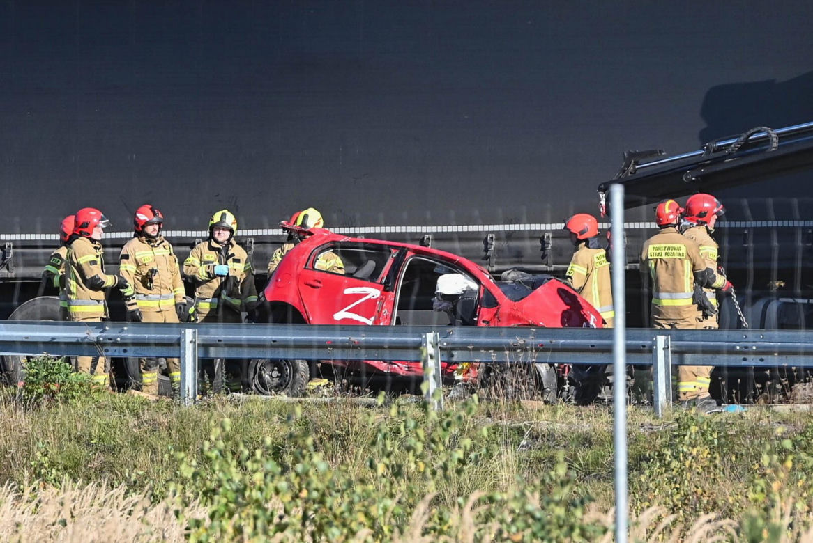 Ciężarówka zmiażdżyła auto nauki jazdy