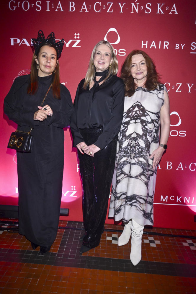 Książkiewicz pokazała majtki, Olejnik jak diwa i Grochowska w zbroi. Tłum gwiazd na pokazie Baczyńskiej