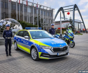 Policjanci jeżdżą odnowionymi radiowozami! Samochody aż się błyszczą! [ZDJĘCIA]