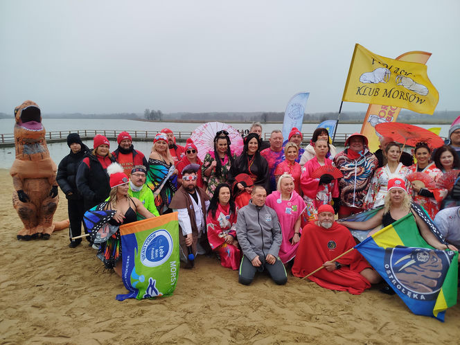 Mazowieckie Morsy otworzyły sezon morsowania 2025/2026 nad zalewem w Siedlcach