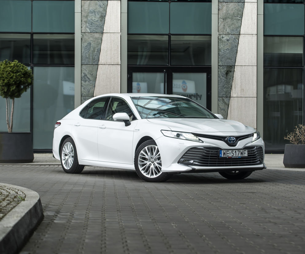 Toyota Camry 2.5 Hybrid 218 KM e-CVT Executive + VIP