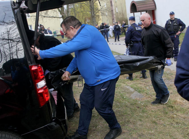 Przerażająca relacja sąsiadów, W mieszkaniu w Wołominie znaleziono ciała dwóch osób, ranny 19-latek w szpitalu
