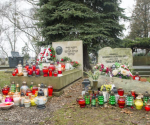 Spotkanie przy grobie Józefa Oleksego na Powązkach