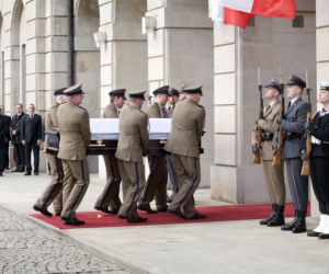 Trumna z ciałem Lecha Kaczyńskiego 