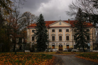 To miasto jest jednym z najpiękniejszych na Śląsku. Zachwyca unikatowym pałacem w województwie