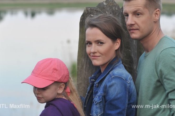 M jak miłość odc. 1158. Ala (Olga Frycz), Basia (Gabrysia Raczyńska), Paweł Zduński (Rafał Mroczek)