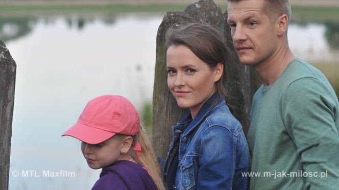 M jak miłość odc. 1158. Ala (Olga Frycz), Basia (Gabrysia Raczyńska), Paweł Zduński (Rafał Mroczek)