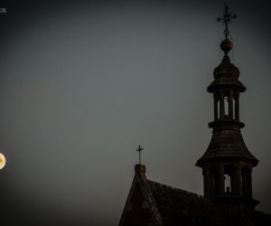 Szydłów. Nocne zwiedzanie, które podbija sieć