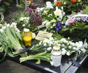 Pogrzeb Krzysztofa Kowalewskiego. Żona i córka aktora na Starych Powązkach